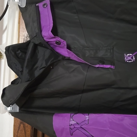 Xena memorabilia Rain Jacket - Picture 2 of 6